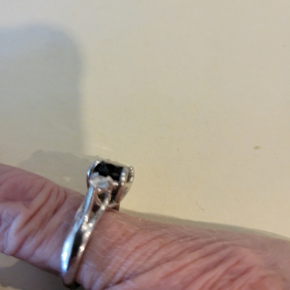 10ct Gold Black Diamond 2.25ct + 2 Brilliant Side Clear Diamonds With Apprasial - Picture 9 of 13